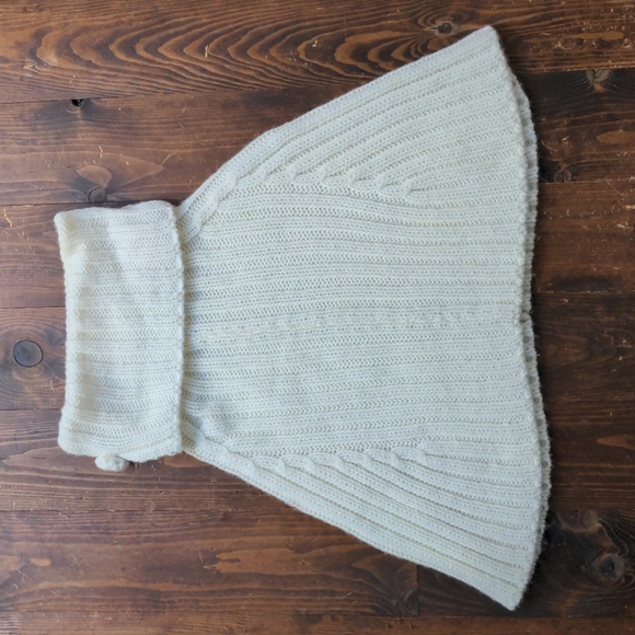 Wool Cape/Shawl - Picture 3 of 6